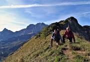 15 Al Passo della Marogella (1869 m) con vista verso (da dx) Corno Branchino, Arera, Cima di Valmora